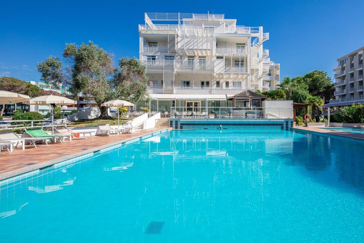 Hotel Bembo Bibione Bagian luar foto