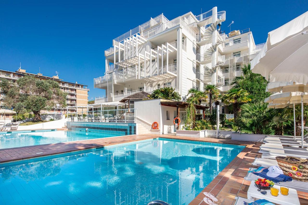 Hotel Bembo Bibione Bagian luar foto