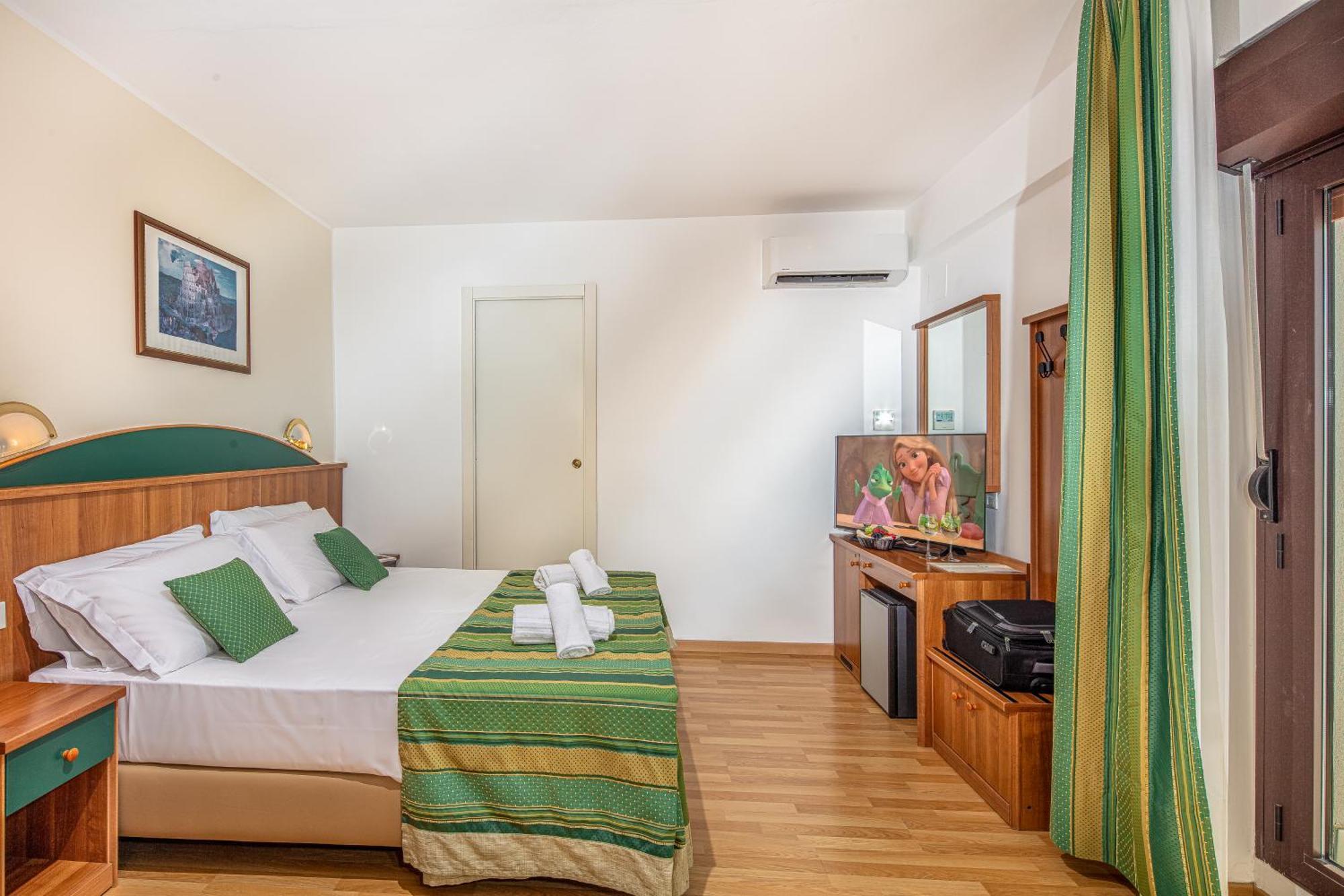 Hotel Bembo Bibione Bagian luar foto
