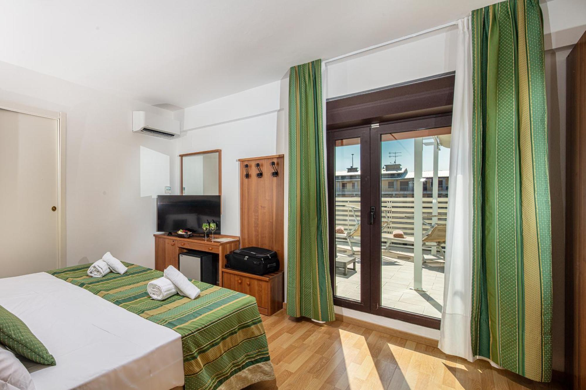 Hotel Bembo Bibione Bagian luar foto