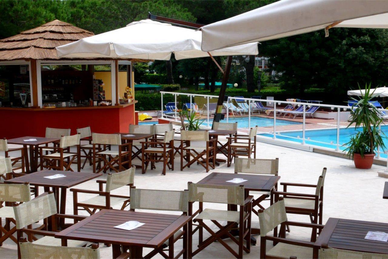 Hotel Bembo Bibione Bagian luar foto